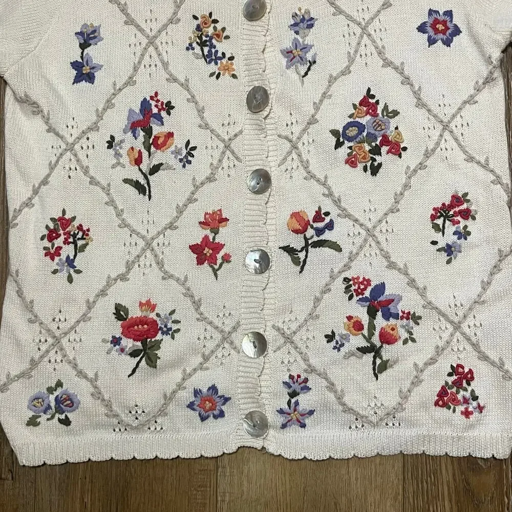 Vtg 90s Knit Cardigan Sweater SS Medium Floral Embroidery Cottagecore Grannycore - Picture 3 of 6